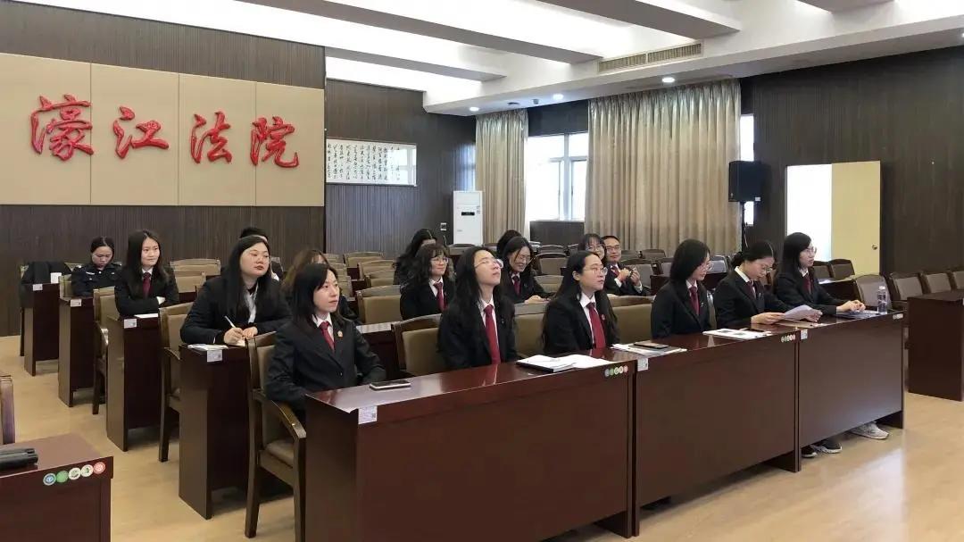 濠江论坛免费资料大全,濠江论坛免费资料大全，探索与收获