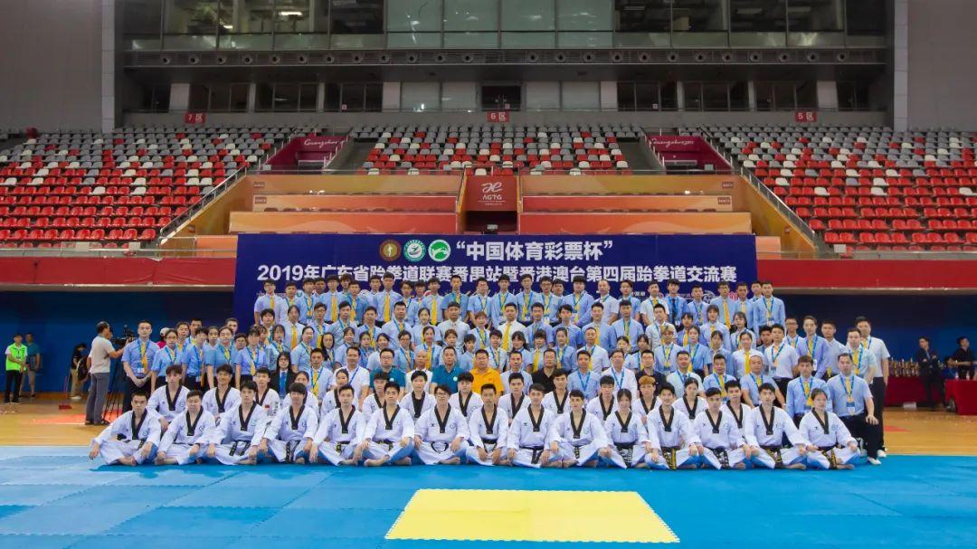 2025新澳门正版免费正题,澳门正版彩票游戏的发展与未来展望（2025新澳门正版免费正题）